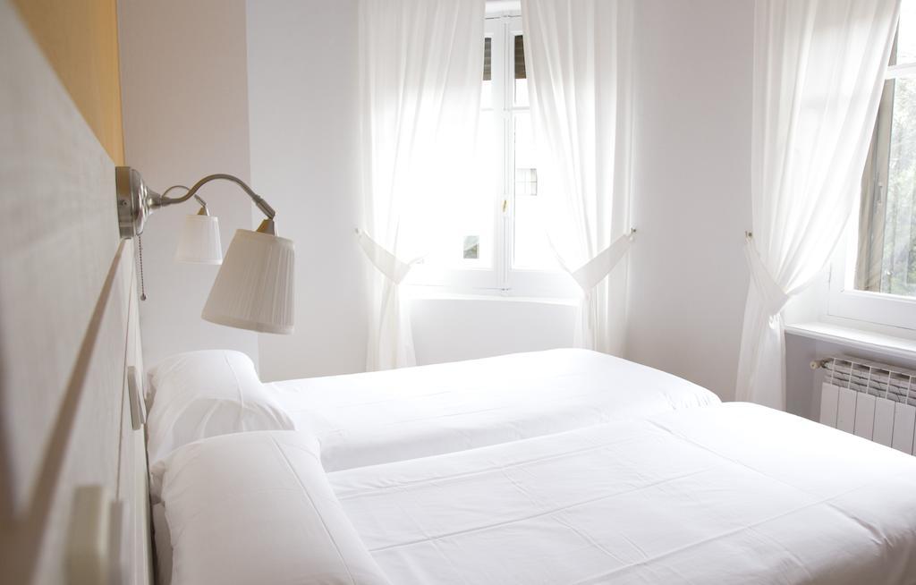 Hostal Monjes Peregrinos Burgo Oda fotoğraf